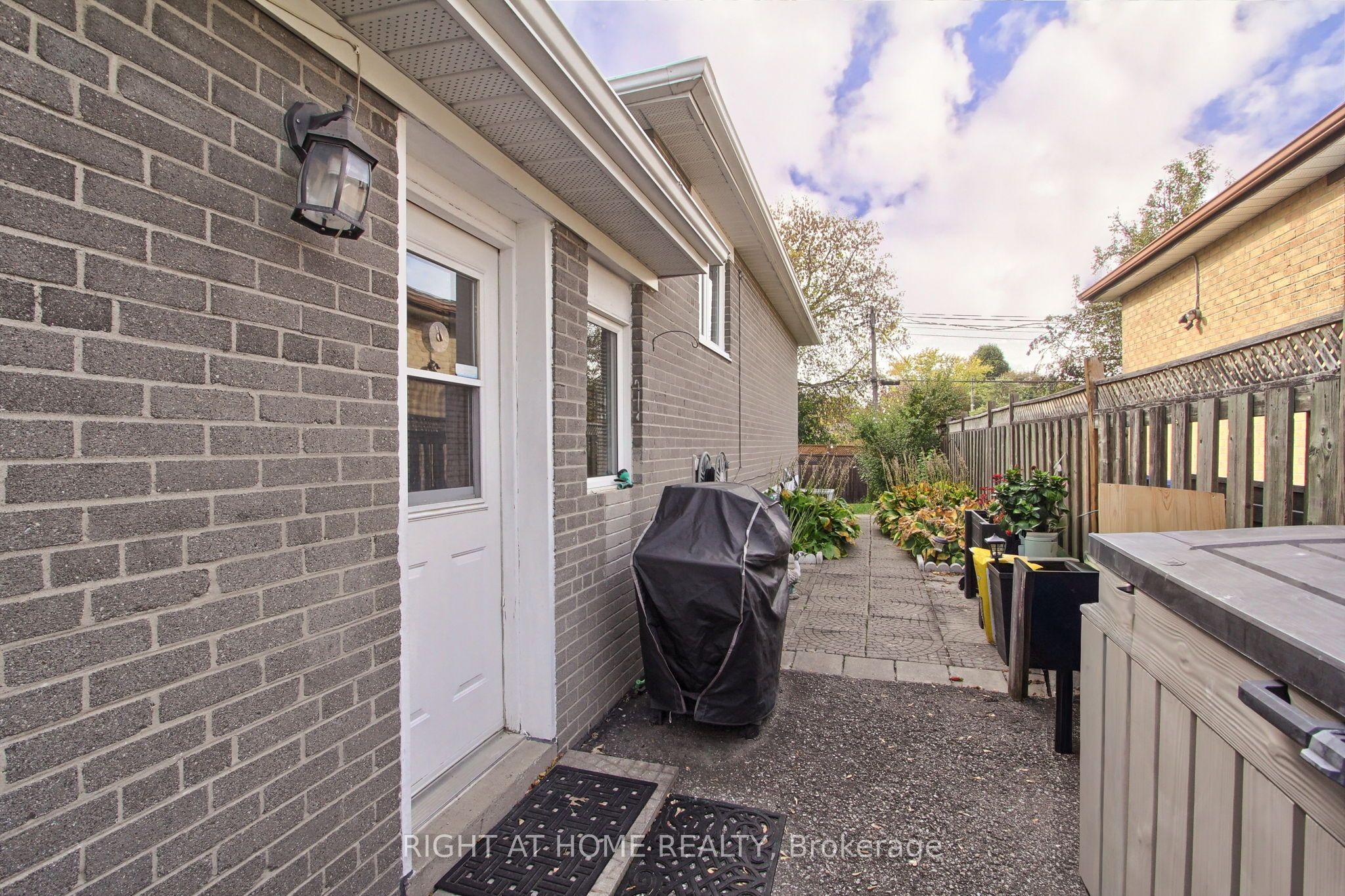 30 Kitimat Crescent Property Photo 24