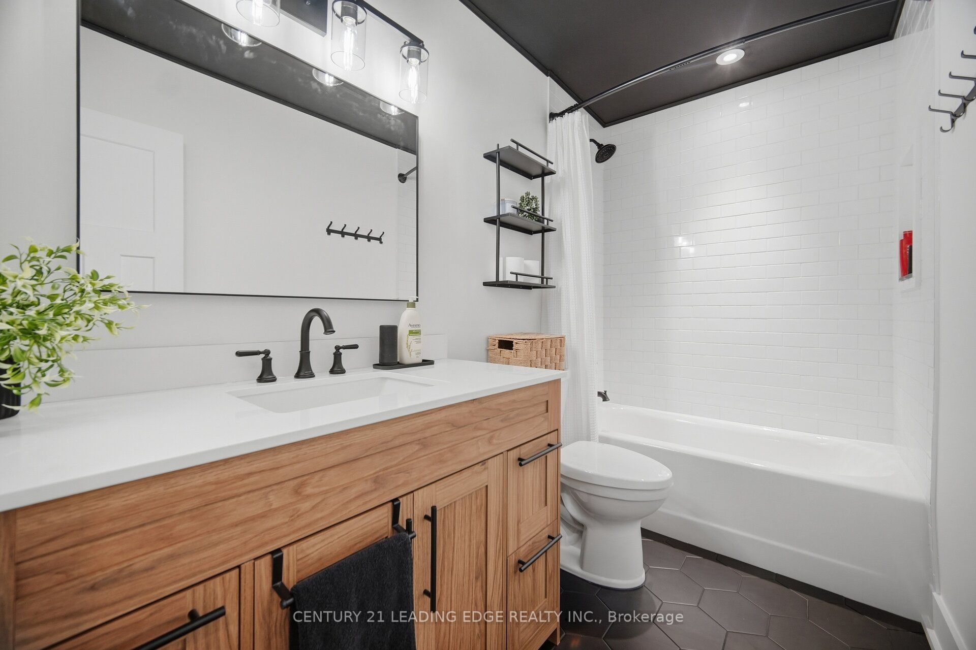 308 Rupert Avenue Property Photo 27