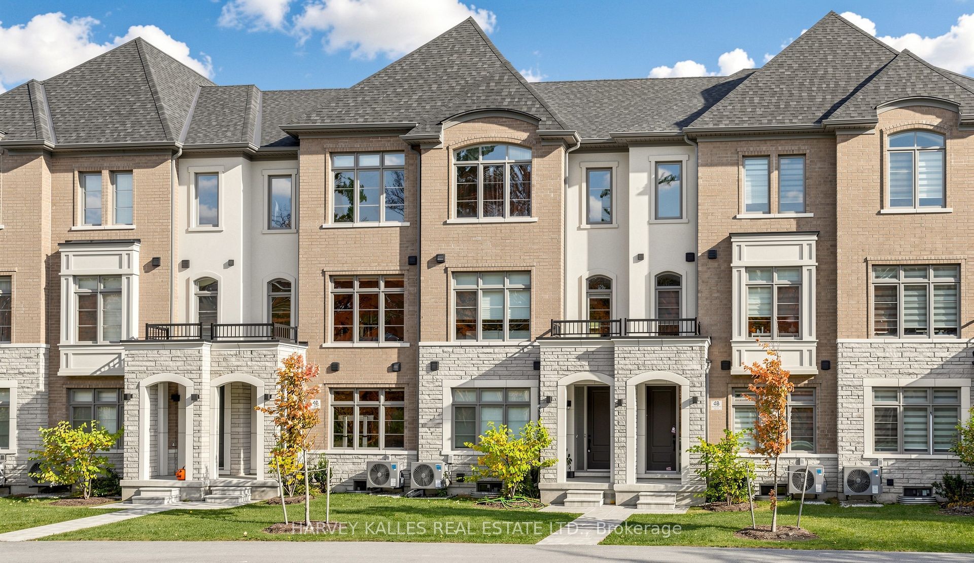 44 De La Roche Drive Property Photo 2