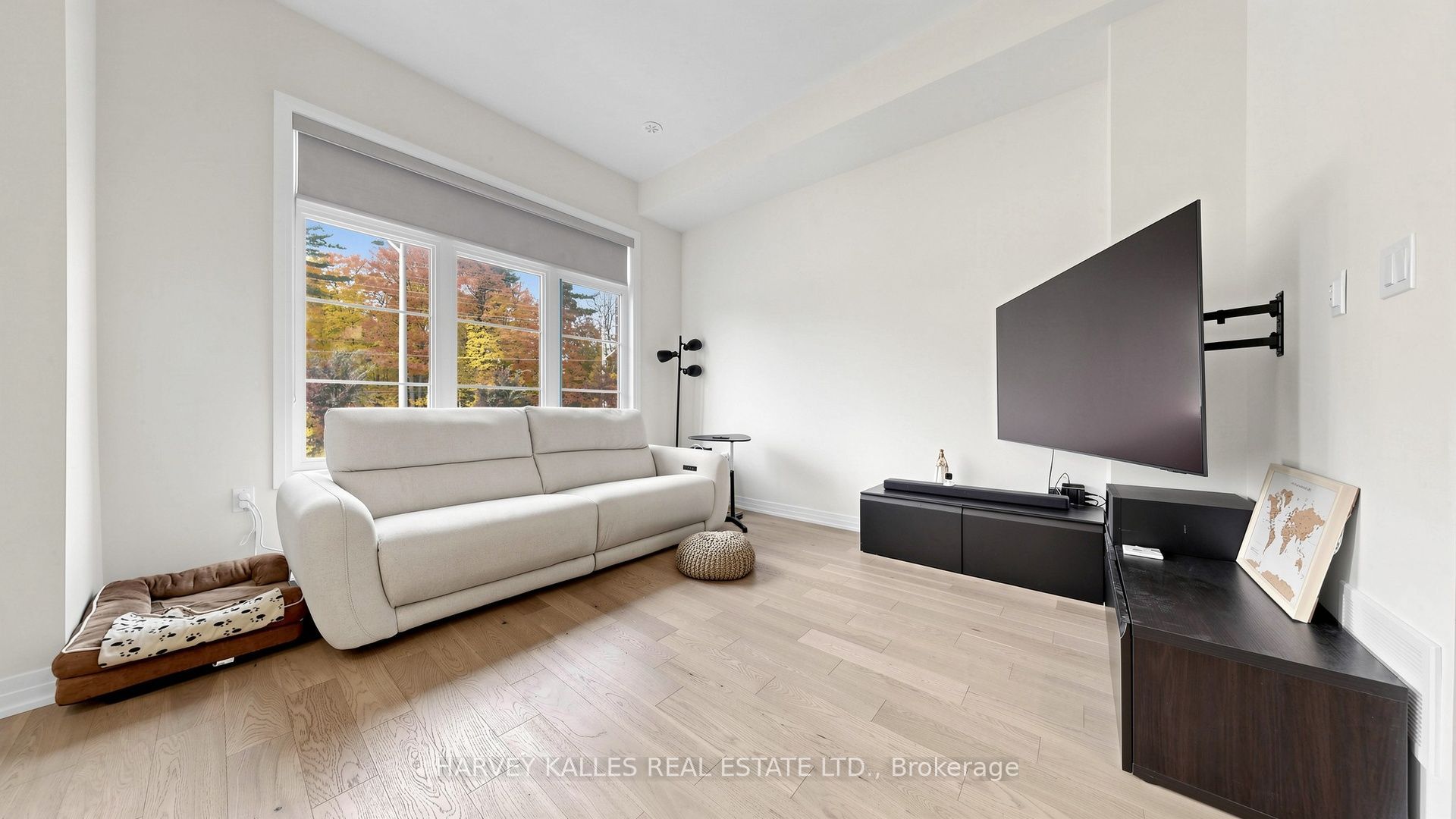 44 De La Roche Drive Property Photo 6