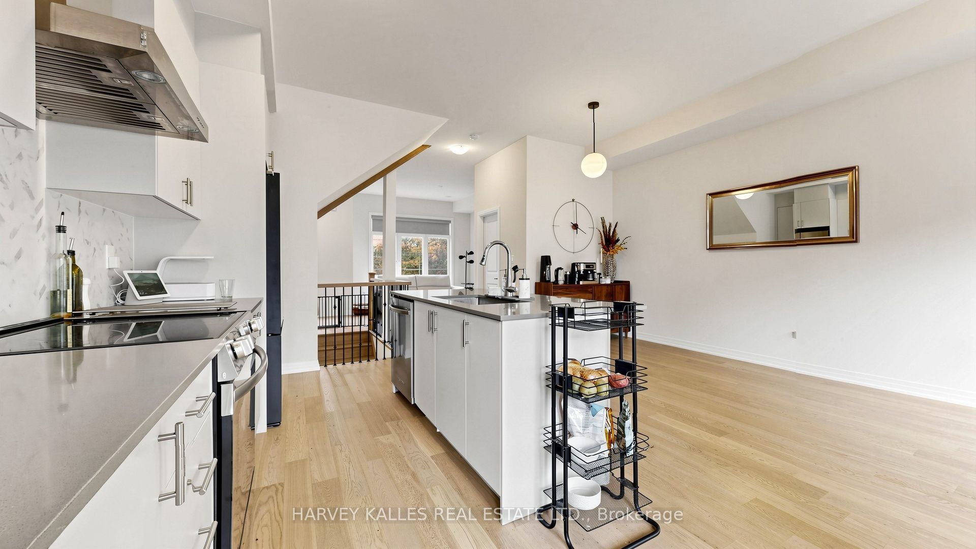 44 De La Roche Drive Property Photo 16