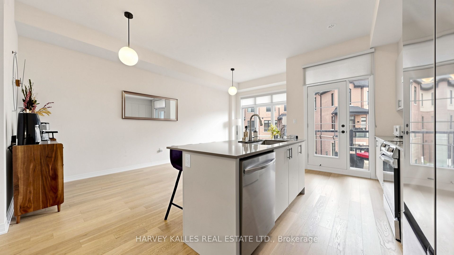 44 De La Roche Drive Property Photo 17