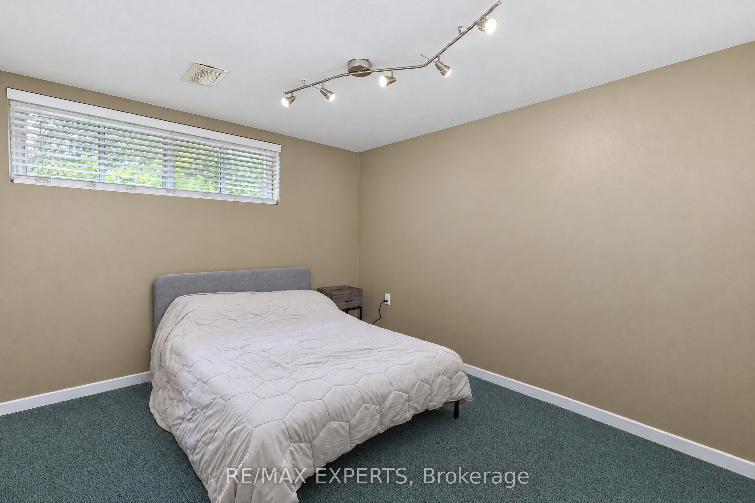 11 Knollside Drive Property Photo 30