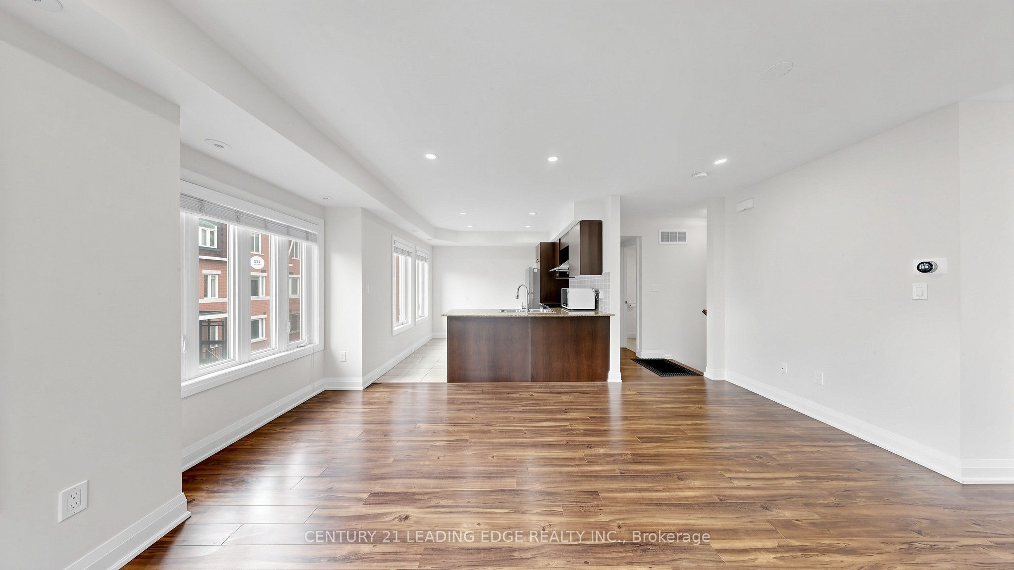 320 John Street 202 Property Photo 10