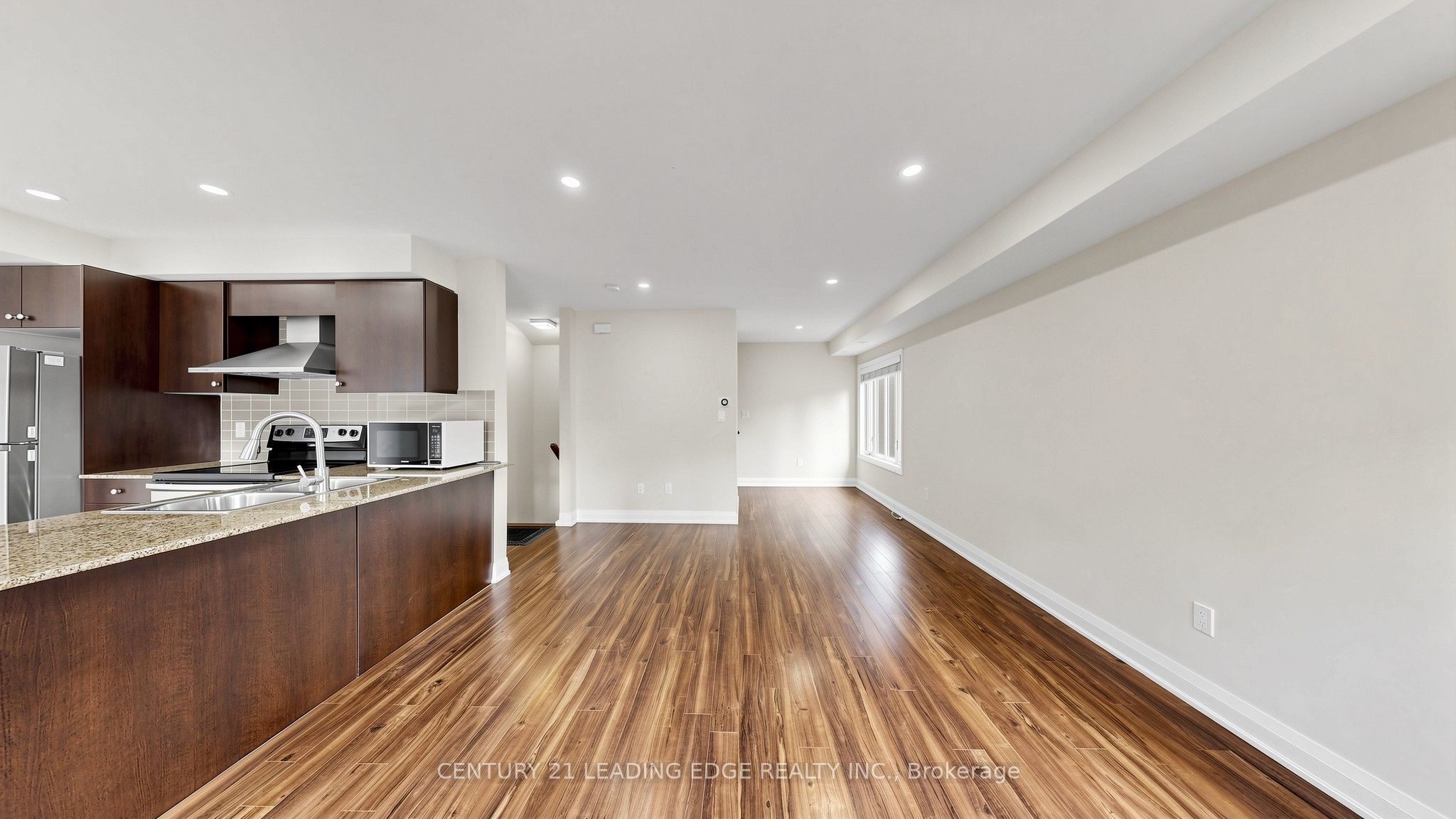 320 John Street 202 Property Photo 11