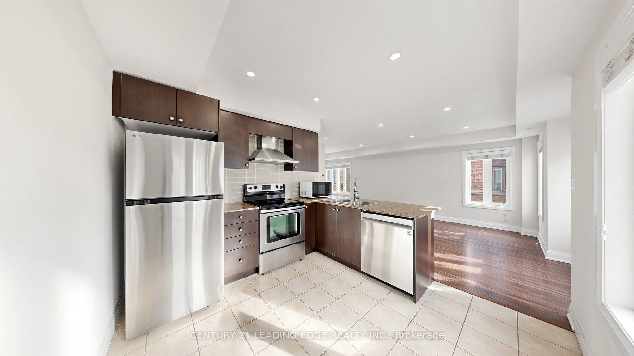 320 John Street 202 Property Photo 14