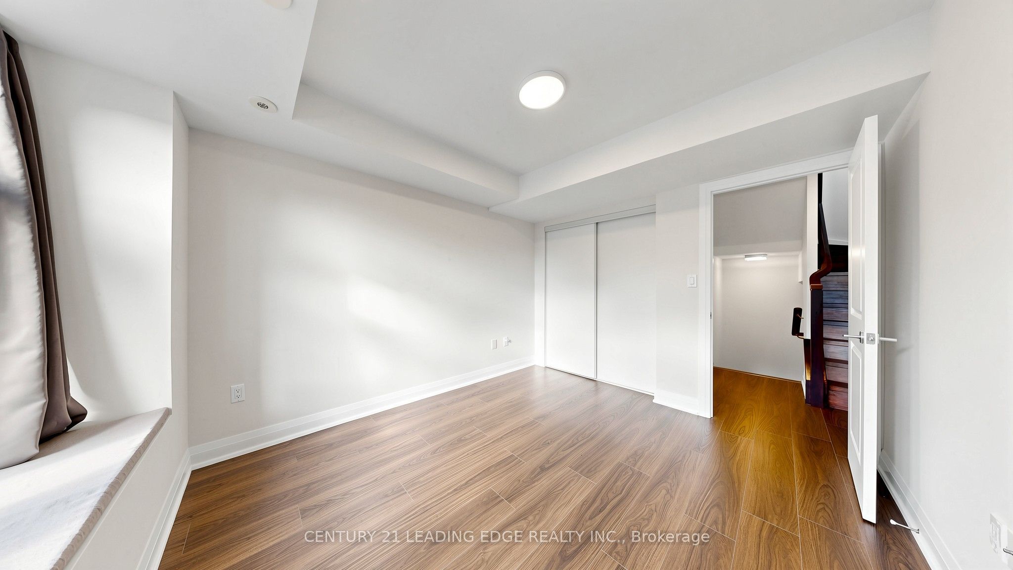 320 John Street 202 Property Photo 26