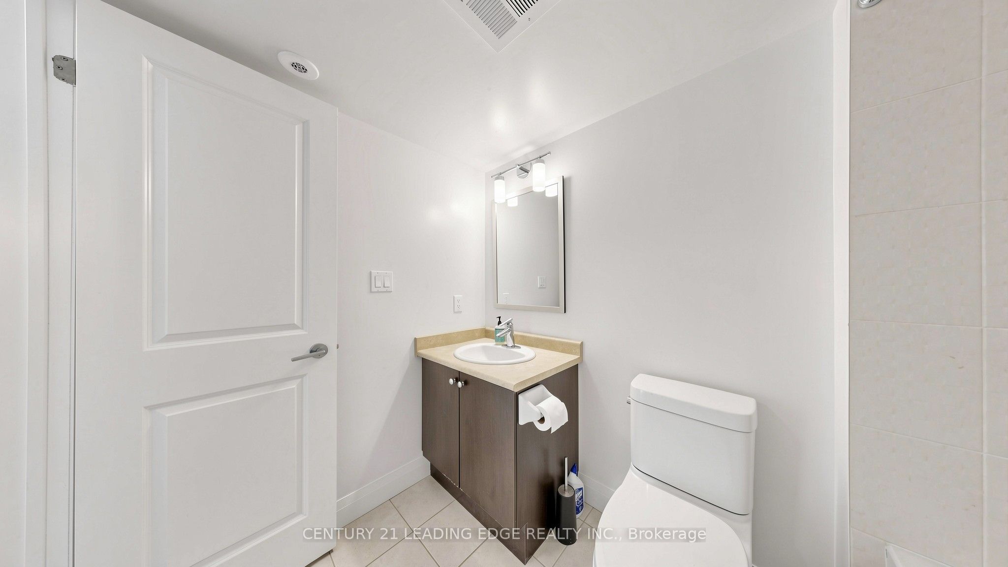 320 John Street 202 Property Photo 30