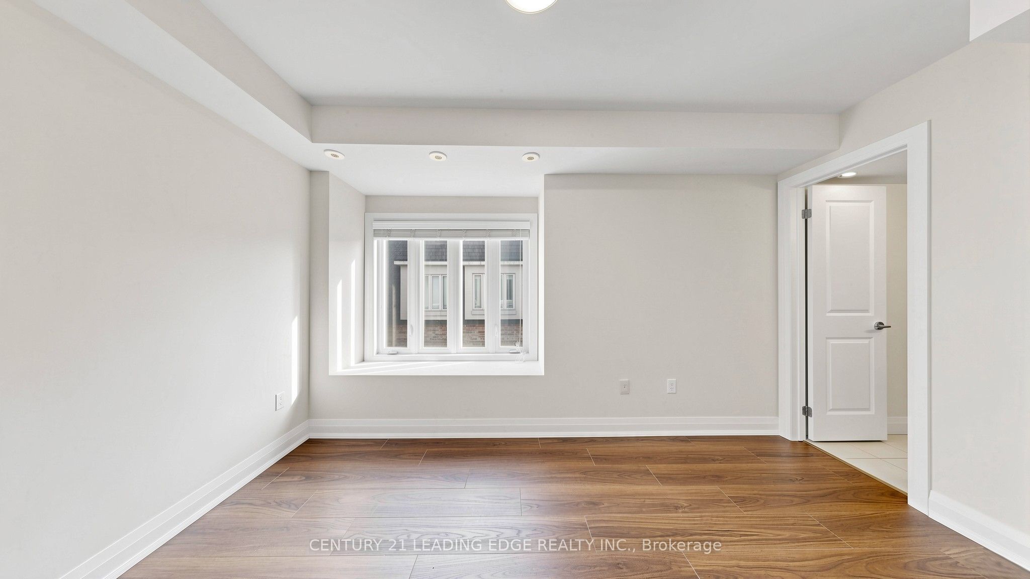320 John Street 202 Property Photo 31