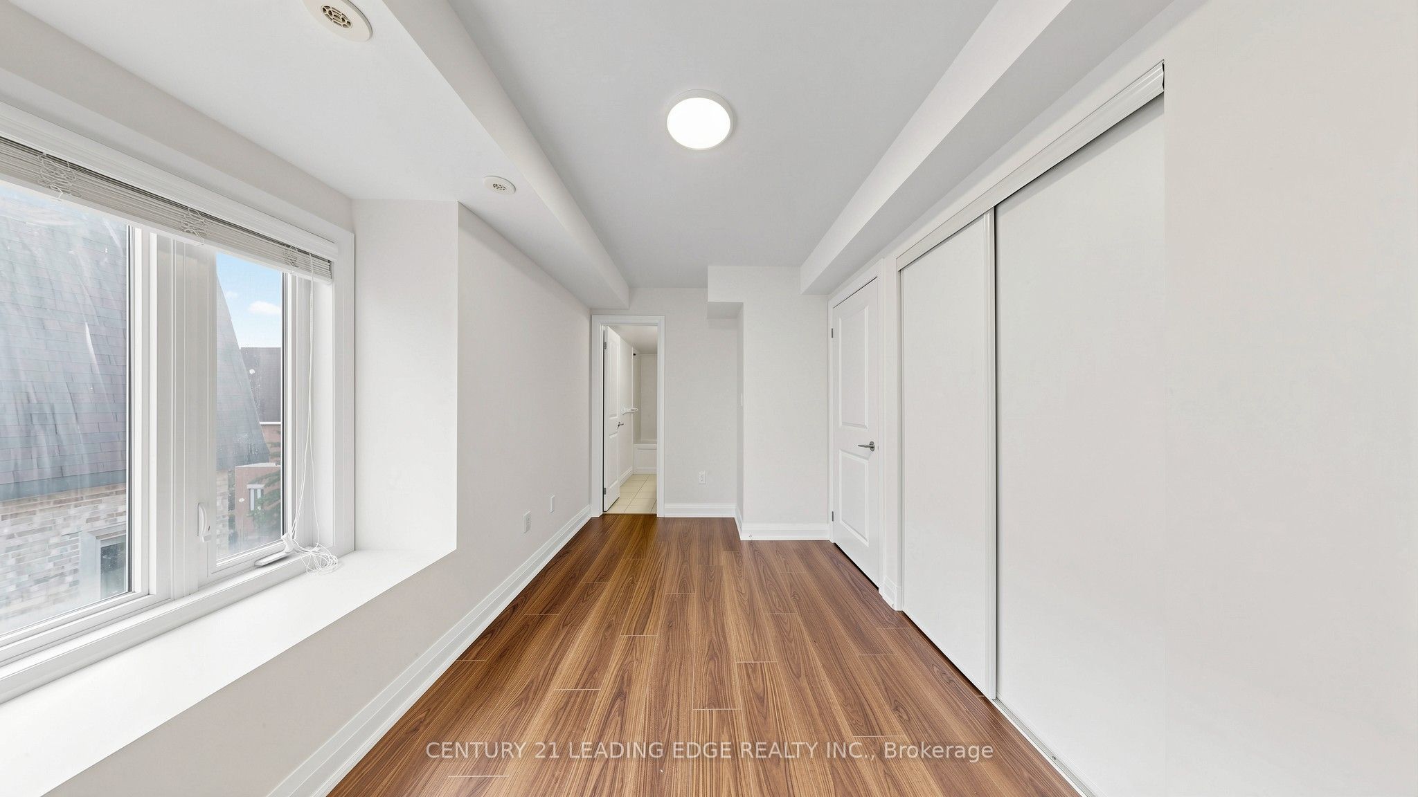 320 John Street 202 Property Photo 33
