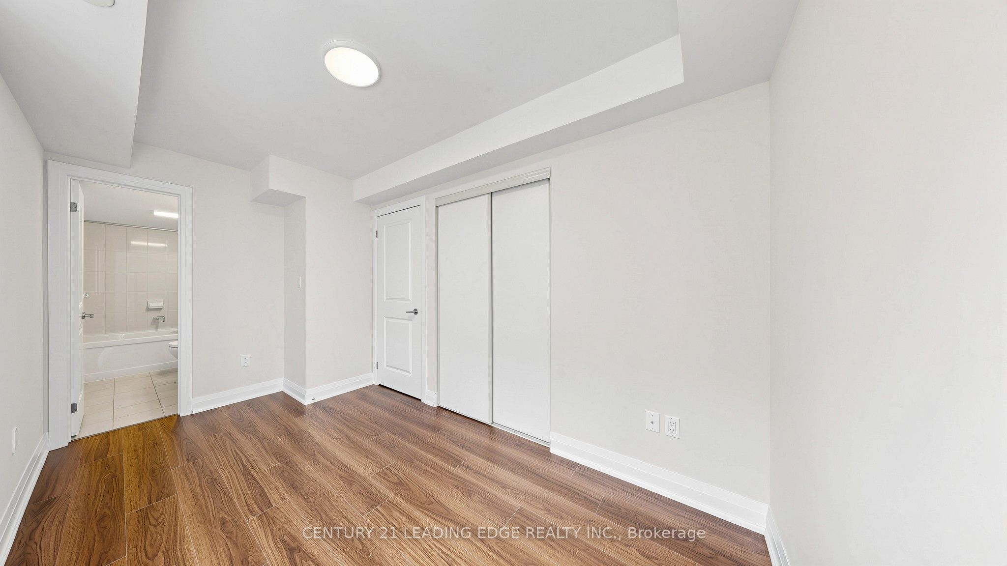 320 John Street 202 Property Photo 34