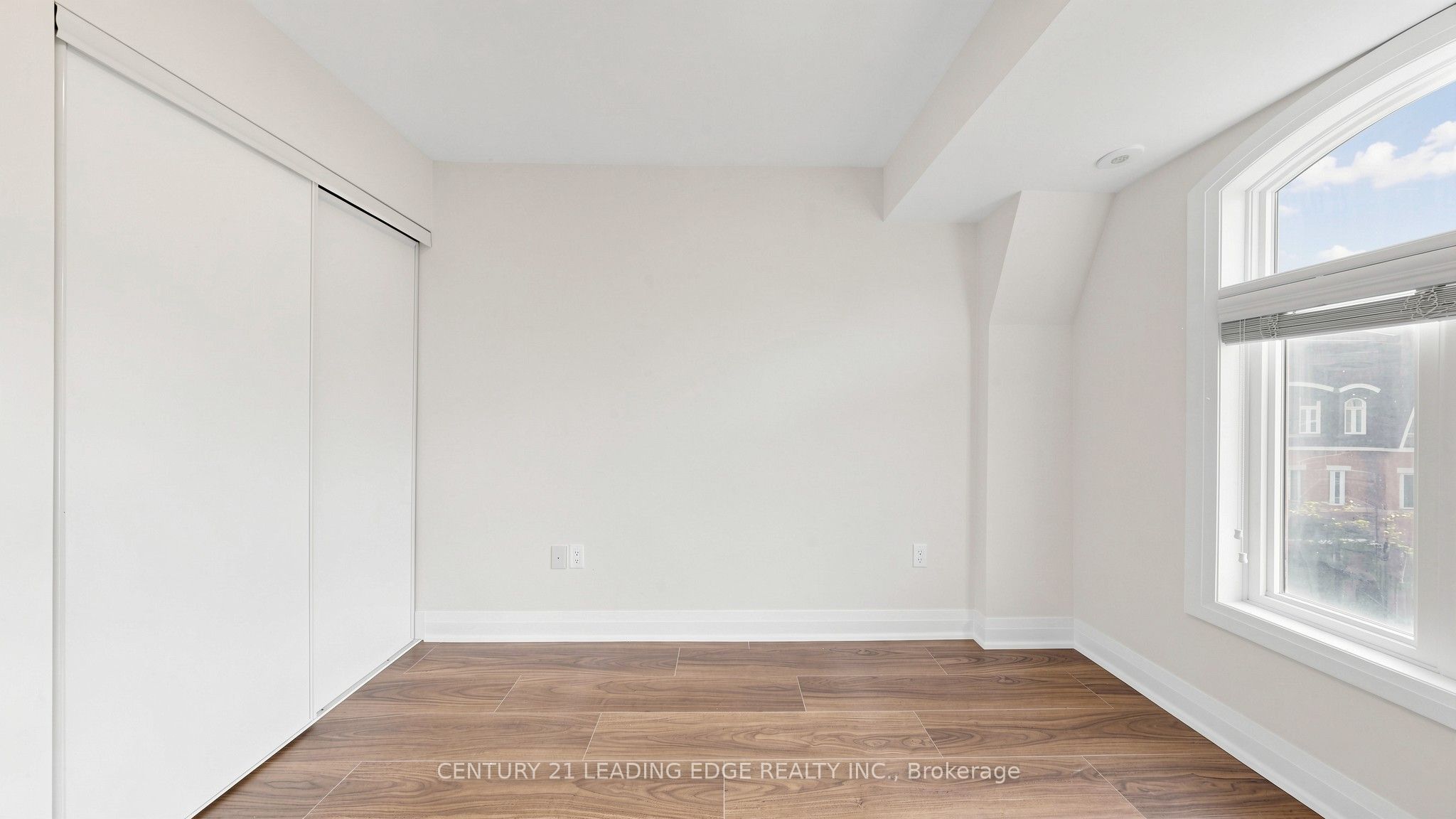 320 John Street 202 Property Photo 39