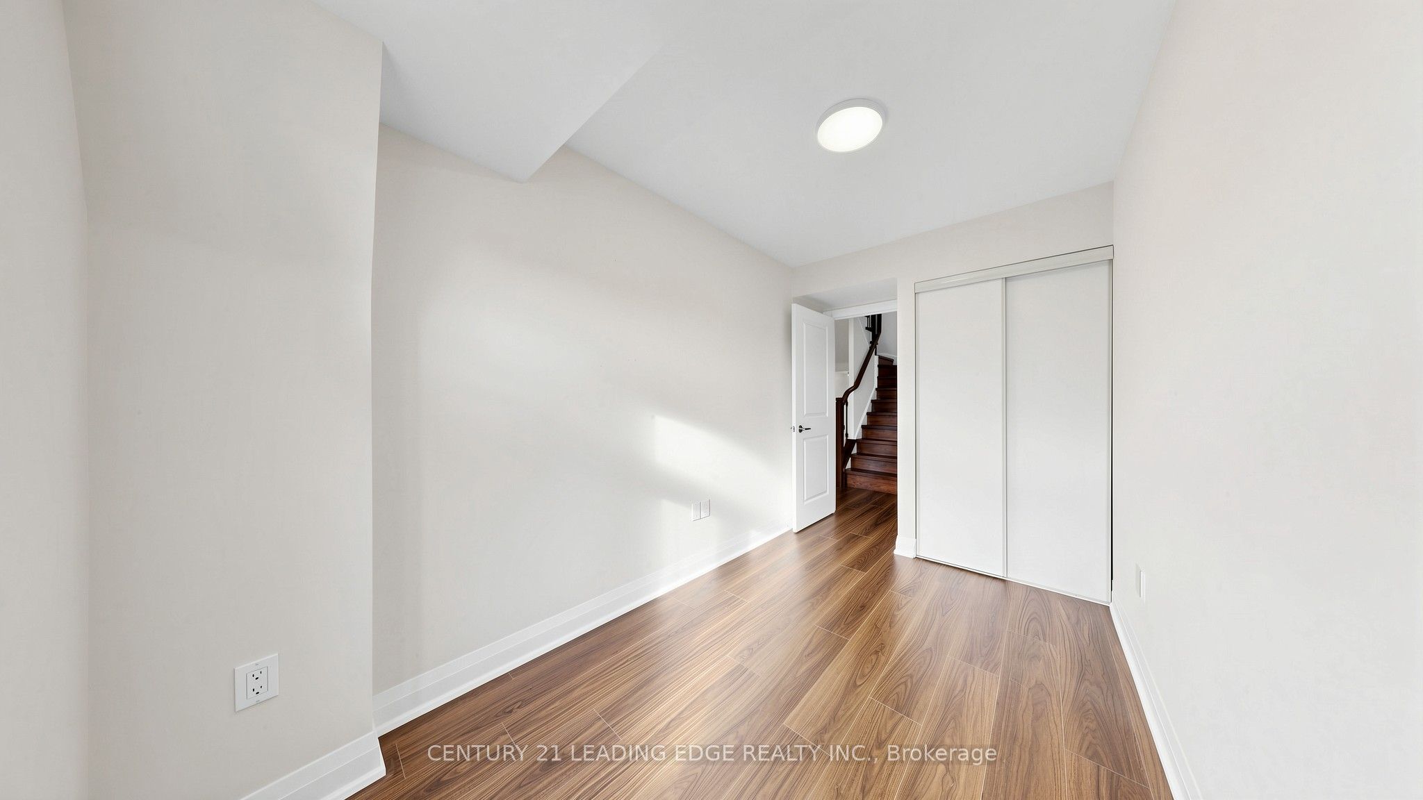 320 John Street 202 Property Photo 41