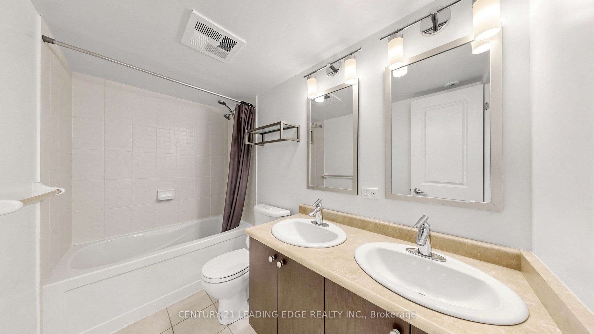 320 John Street 202 Property Photo 43