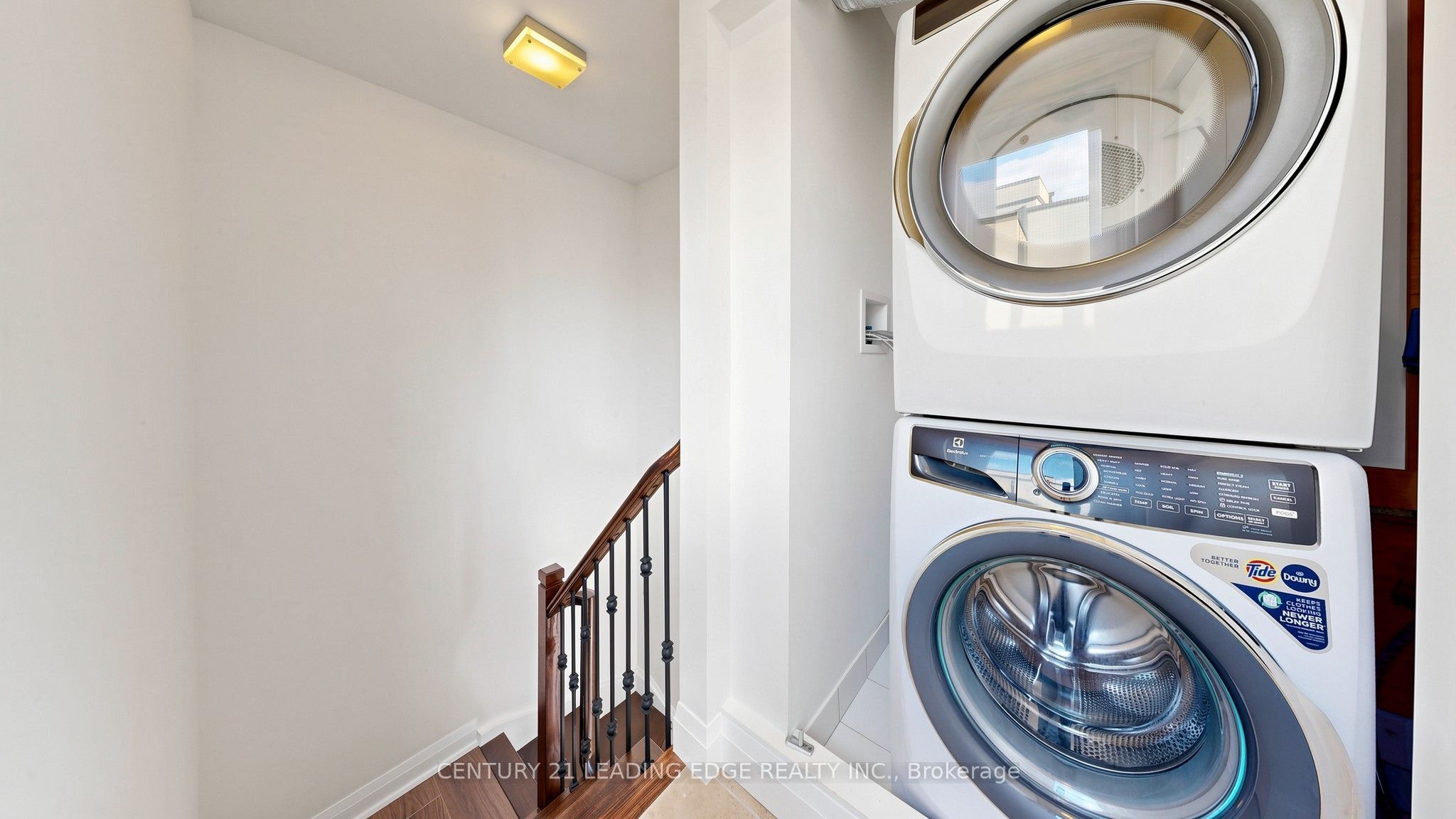 320 John Street 202 Property Photo 46