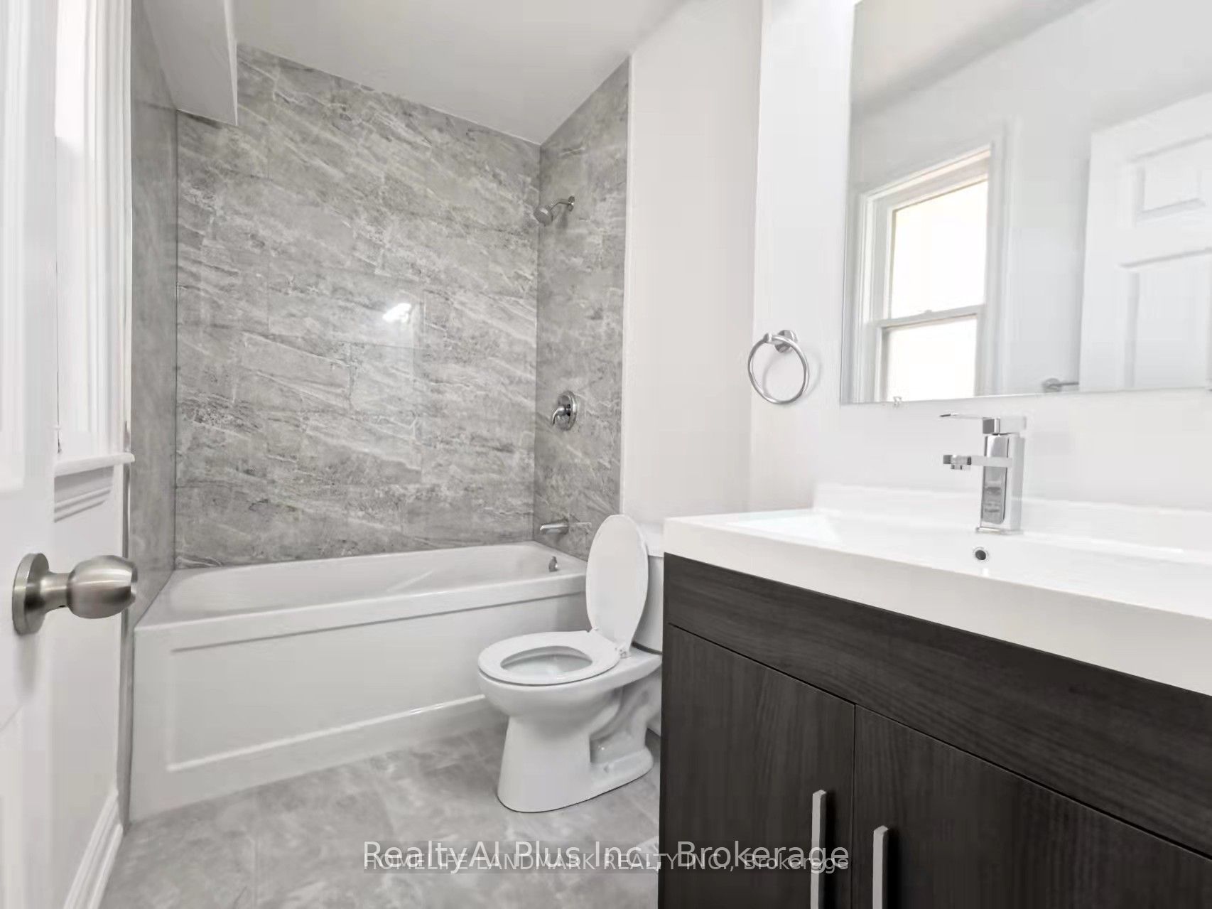28 Benfer Road Main Property Photo 12