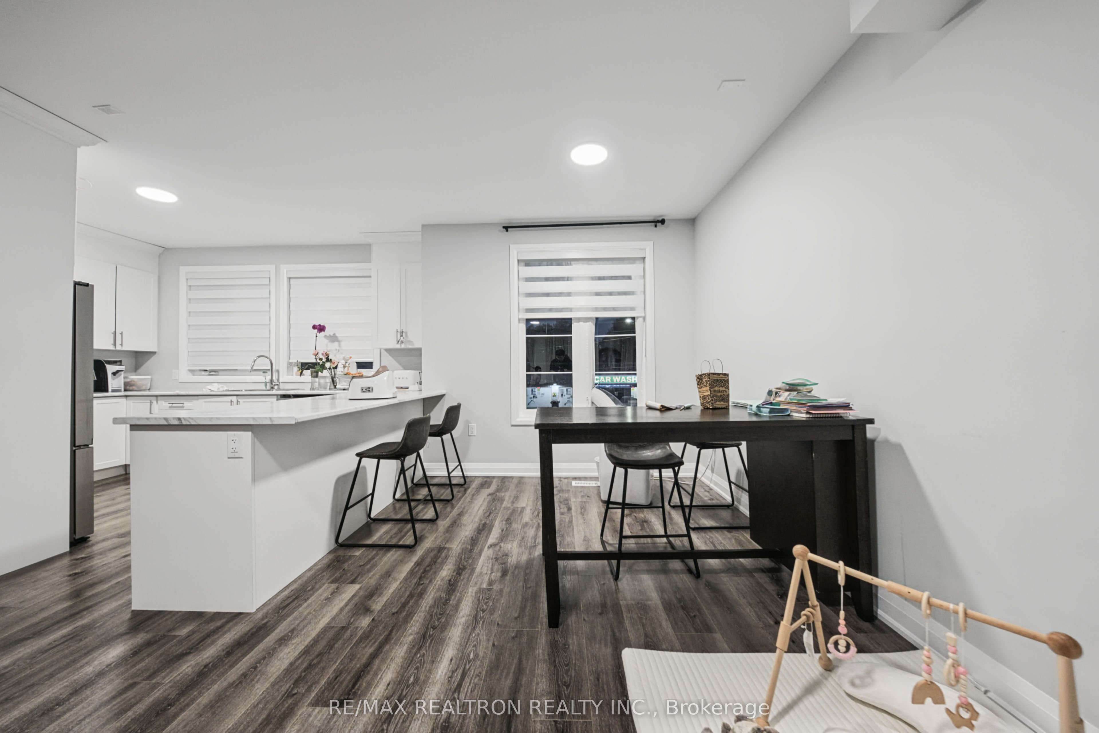 260 Eagle Street 10 Property Photo 8