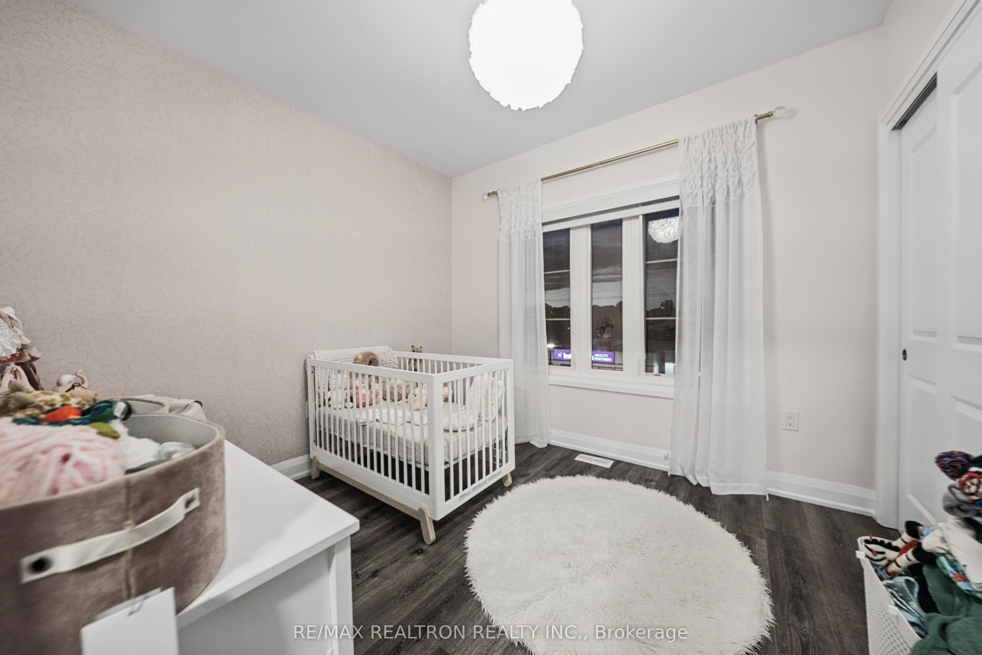 260 Eagle Street 10 Property Photo 15