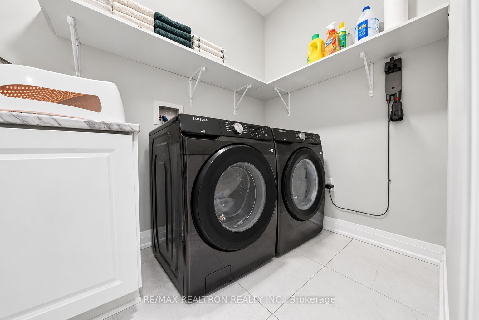 260 Eagle Street 10 Property Photo 18