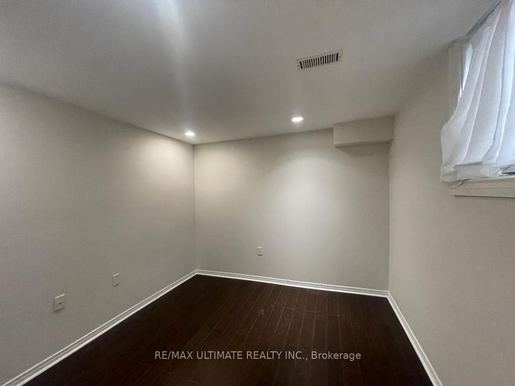 101 Convoy Crescent Property Photo 10