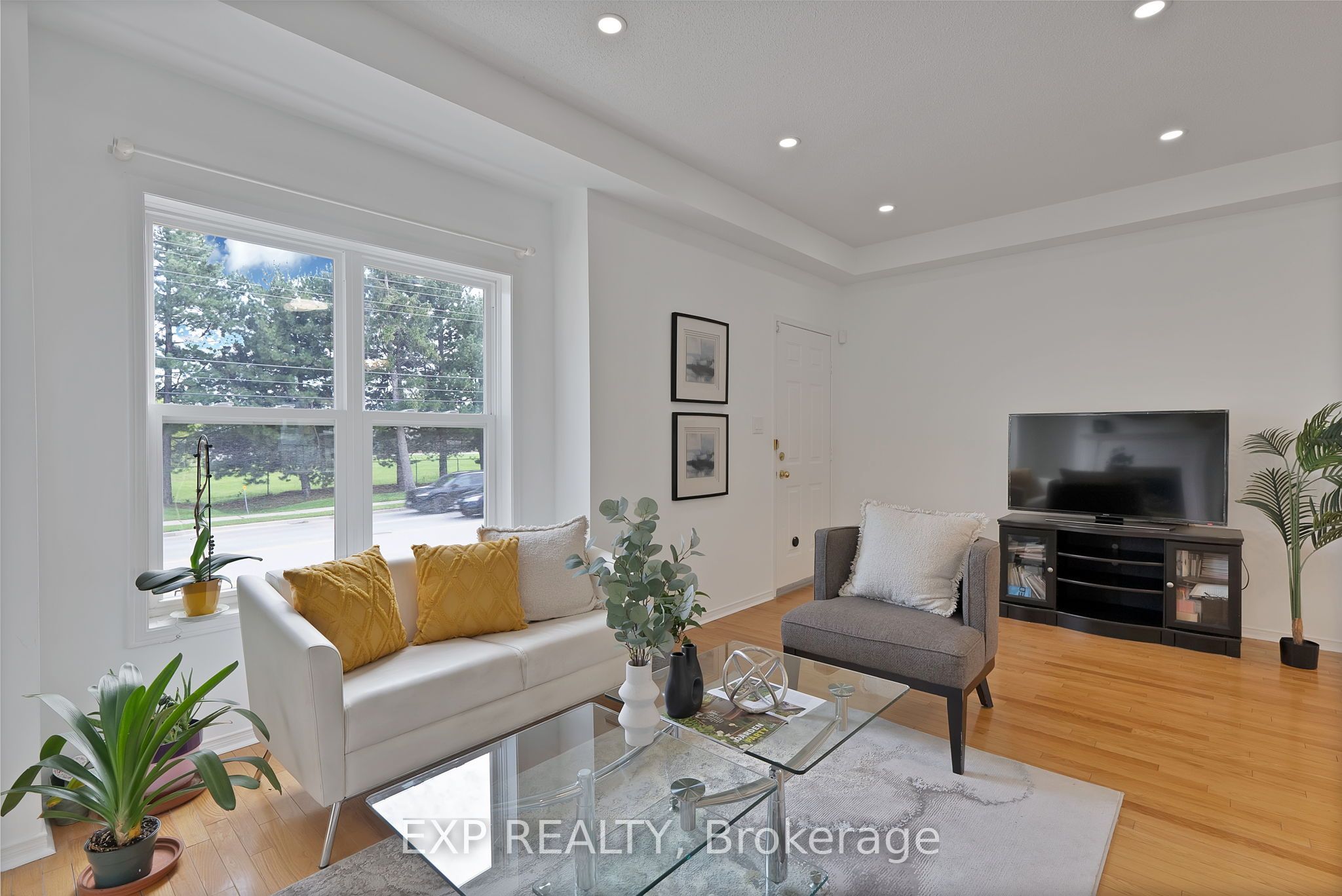 11 Maple Park Way Property Photo 8