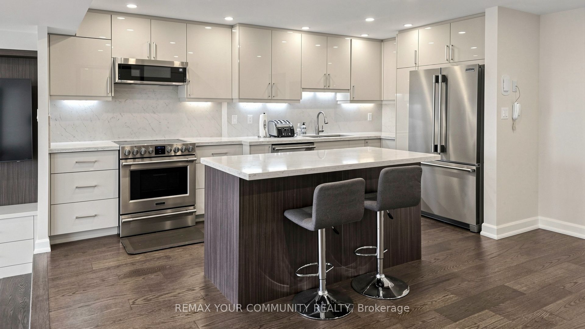 70 Baif Boulevard 608 Property Photo 8