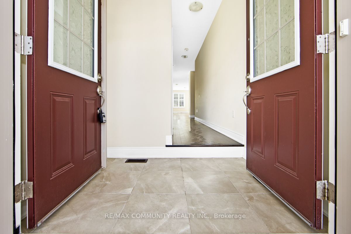 40 Liam Lane Property Photo 3