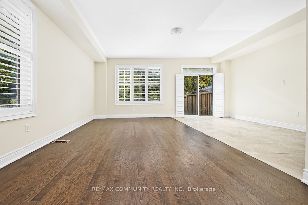 40 Liam Lane Property Photo 7