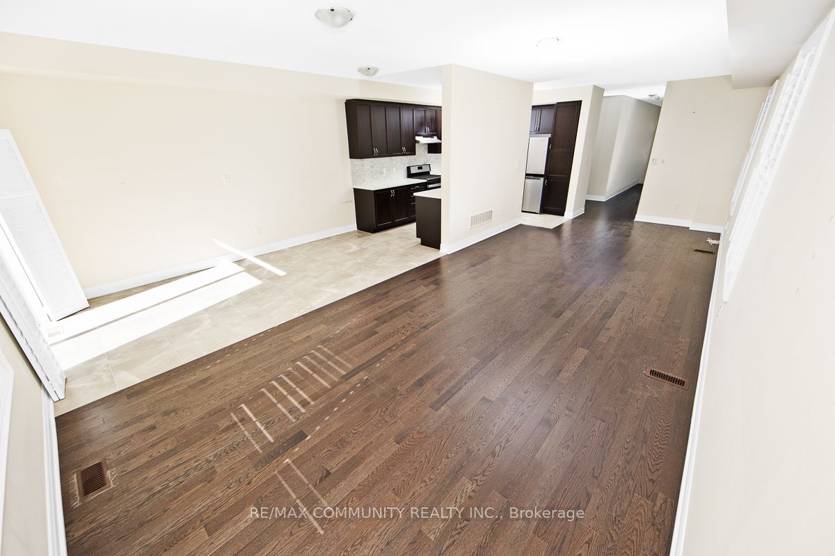 40 Liam Lane Property Photo 9