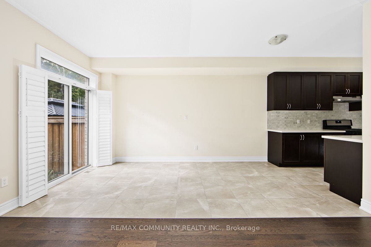 40 Liam Lane Property Photo 10