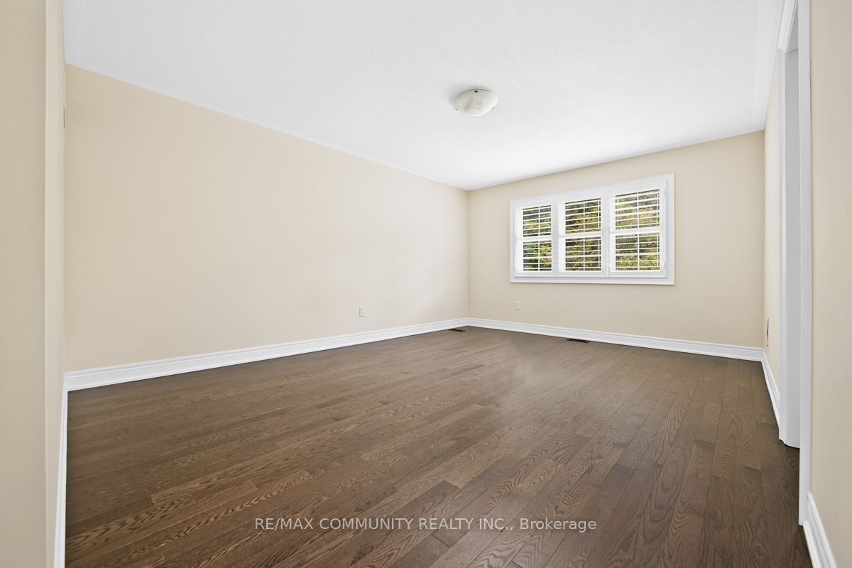 40 Liam Lane Property Photo 16