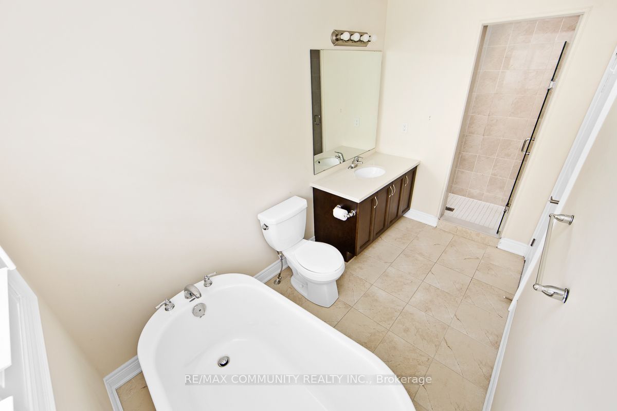 40 Liam Lane Property Photo 18