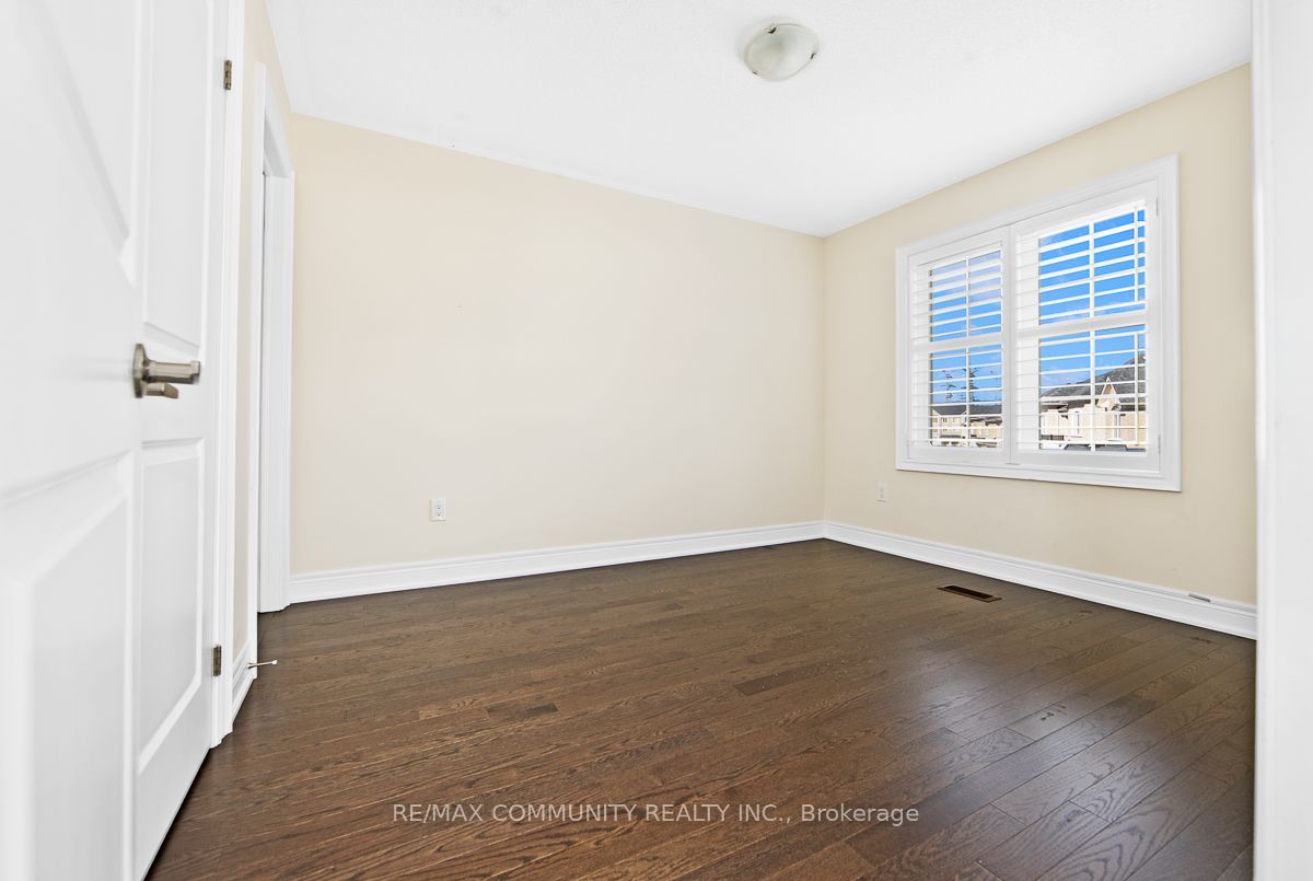 40 Liam Lane Property Photo 20