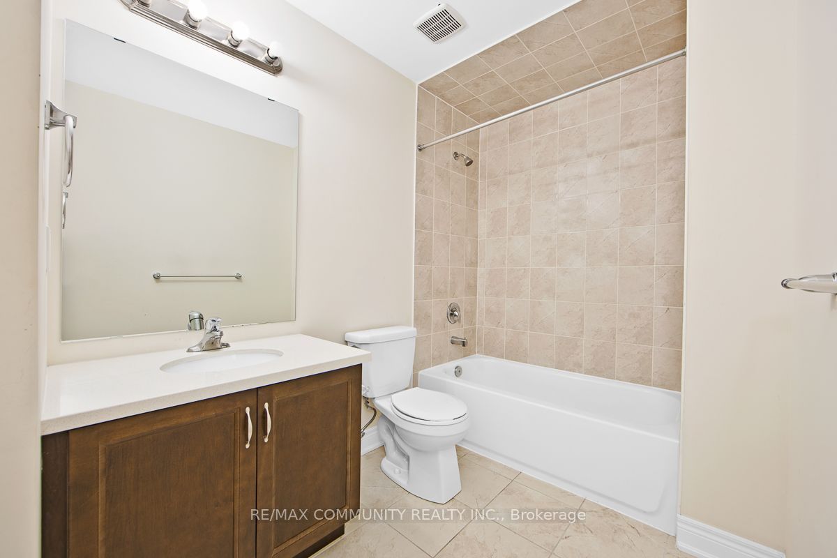 40 Liam Lane Property Photo 21