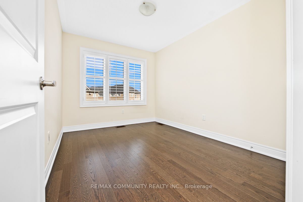 40 Liam Lane Property Photo 22