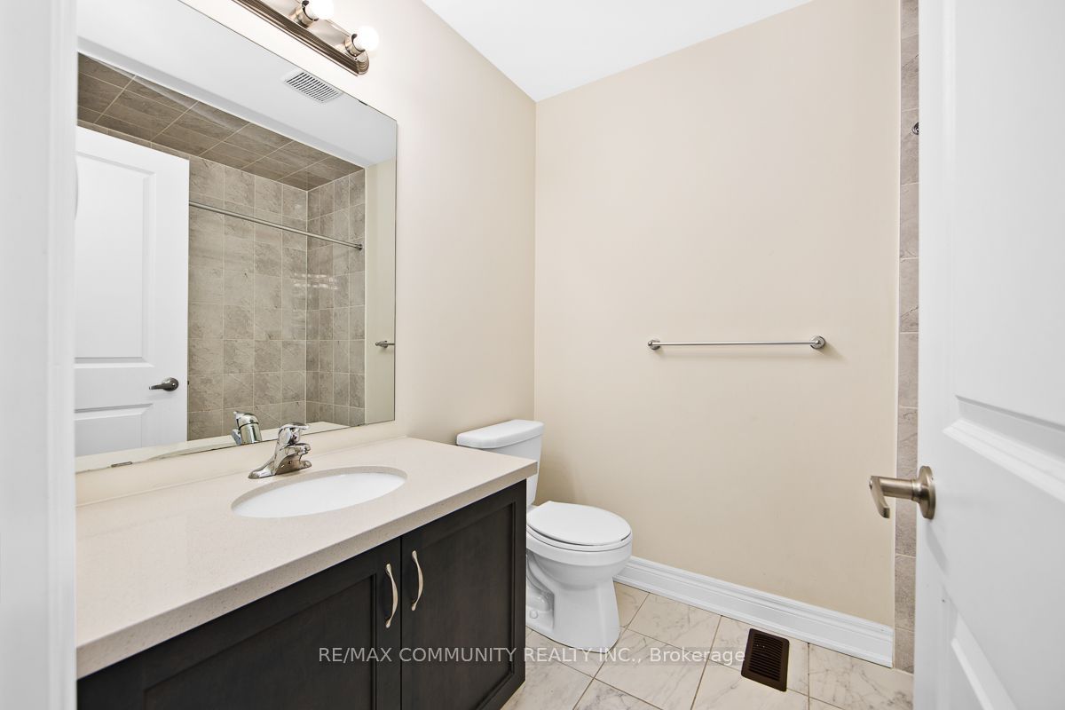 40 Liam Lane Property Photo 24