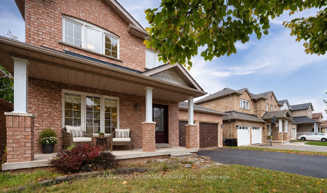 378 Spruce Grove Crescent Property Photo 2