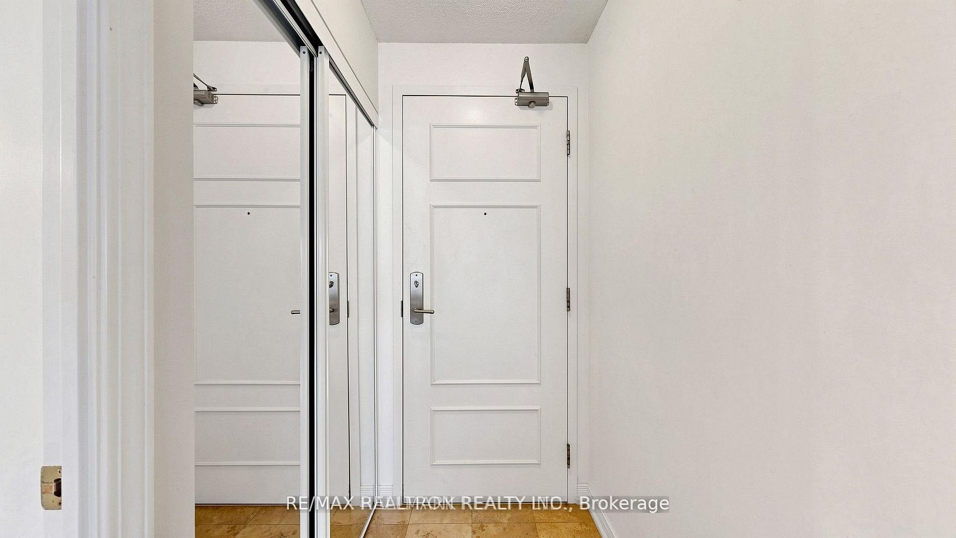 310 Red Maple Road 712 Property Photo 14