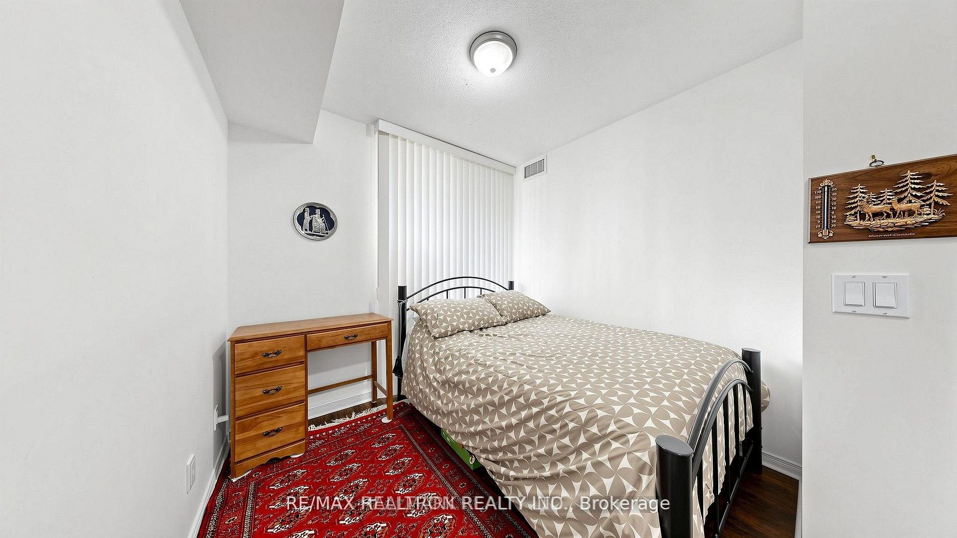 310 Red Maple Road 712 Property Photo 19