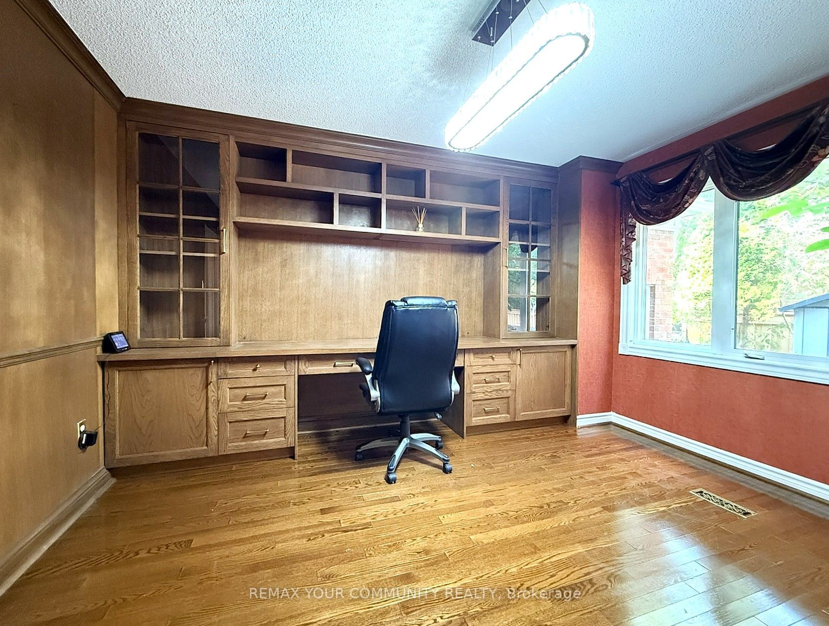 7 Crescentview Road Property Photo 8