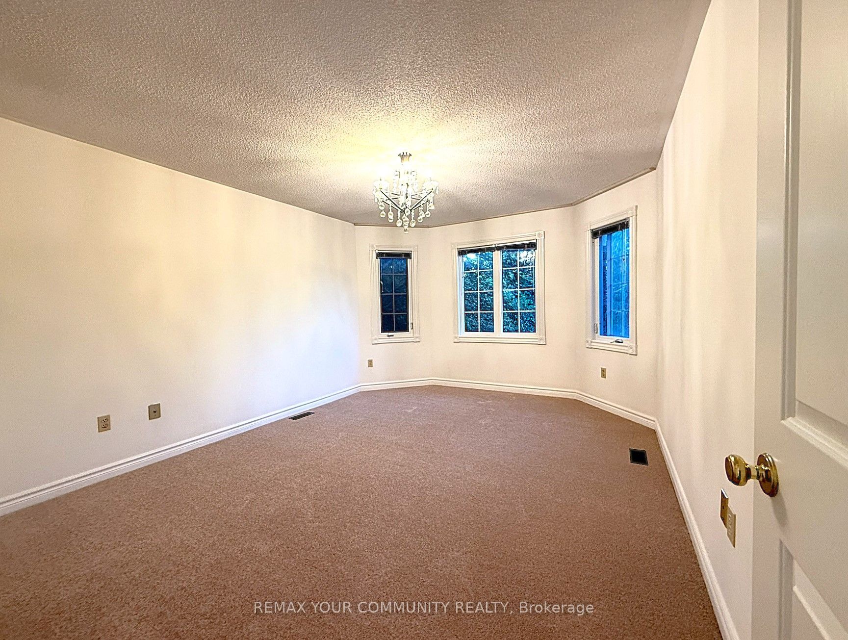 7 Crescentview Road Property Photo 14