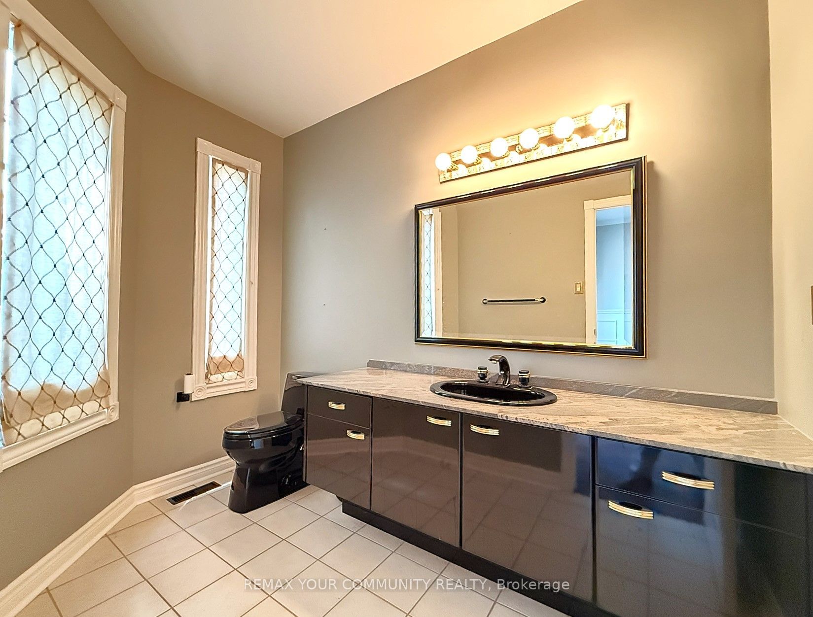 7 Crescentview Road Property Photo 20