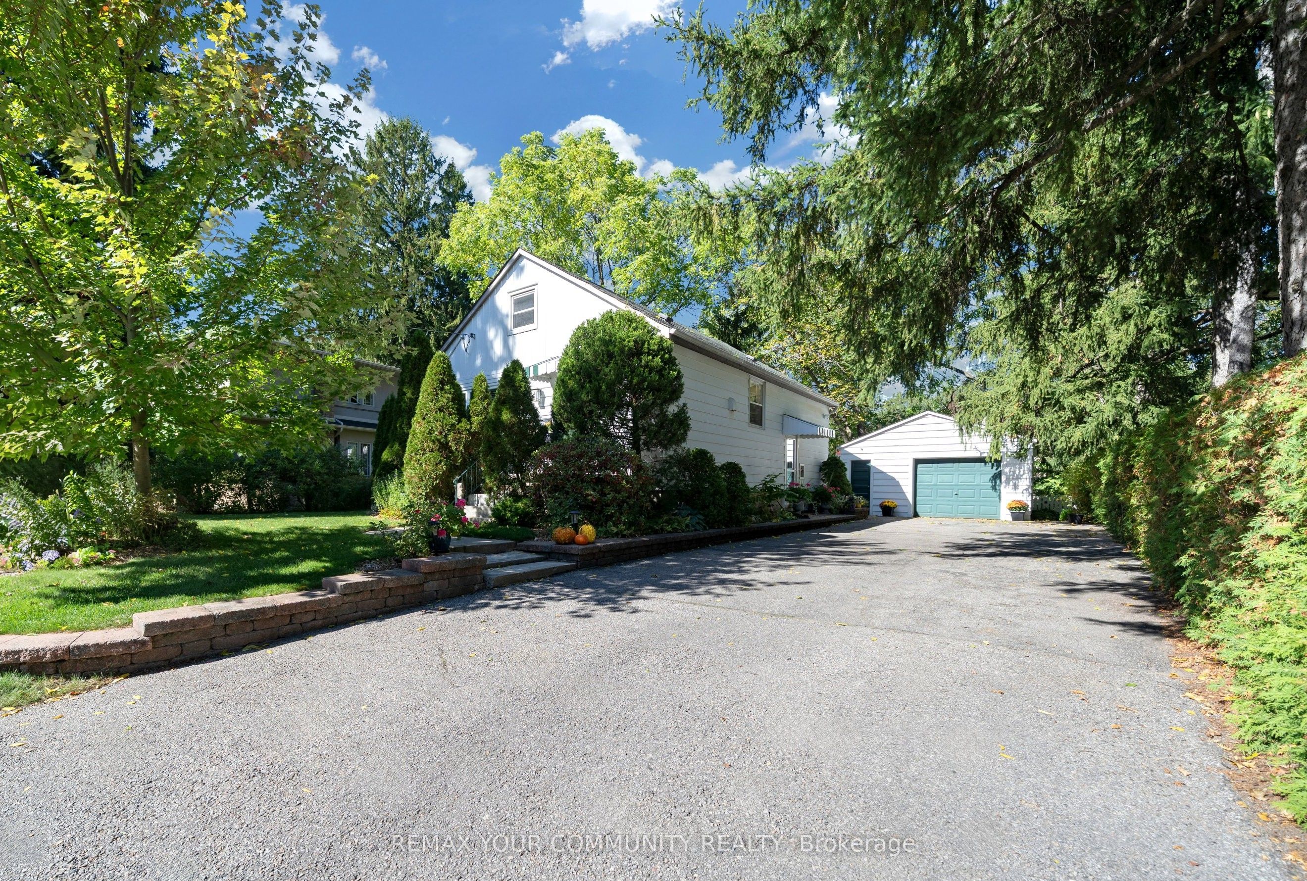223 Richmond Street Property Photo 1