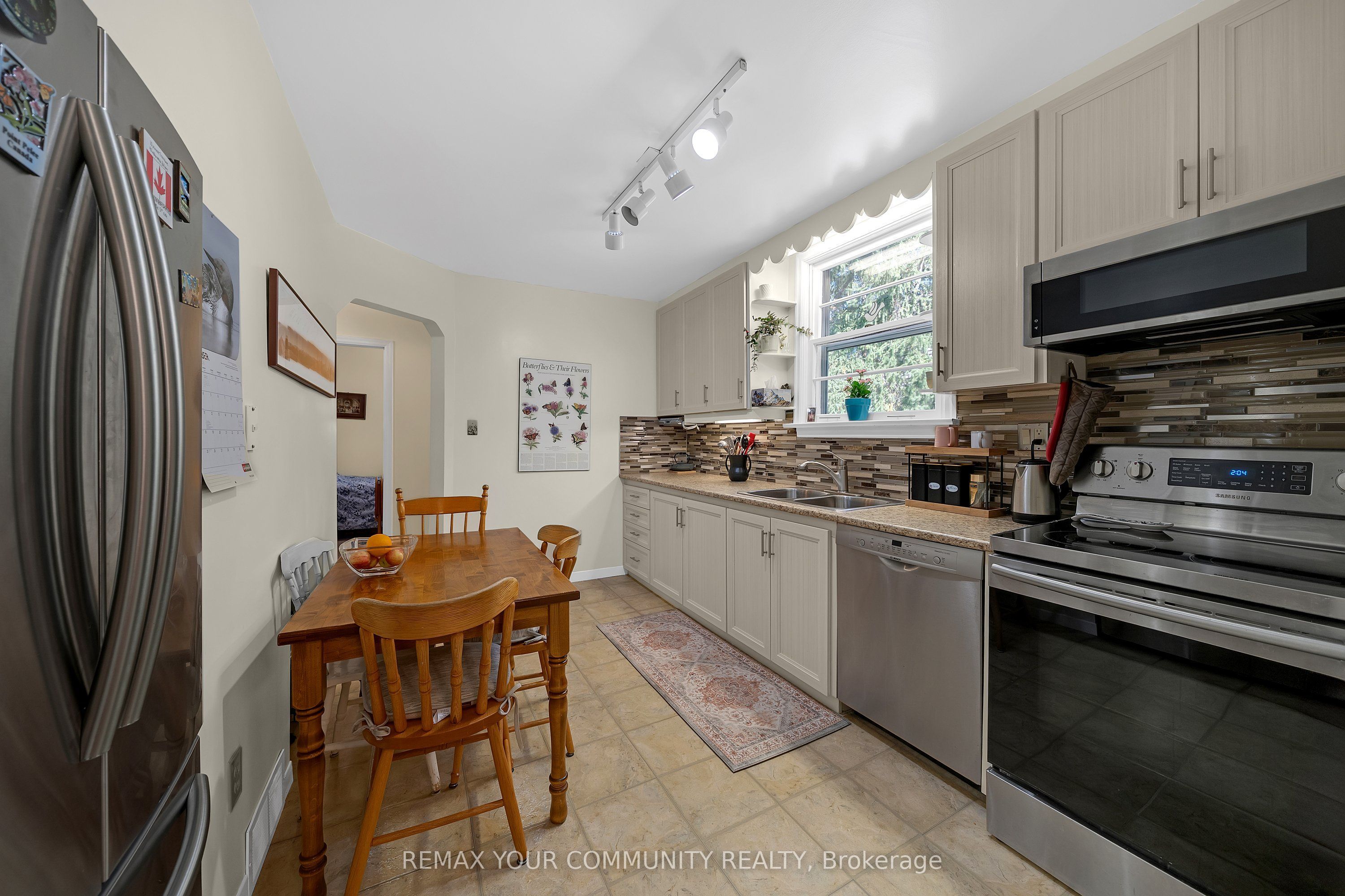 223 Richmond Street Property Photo 13