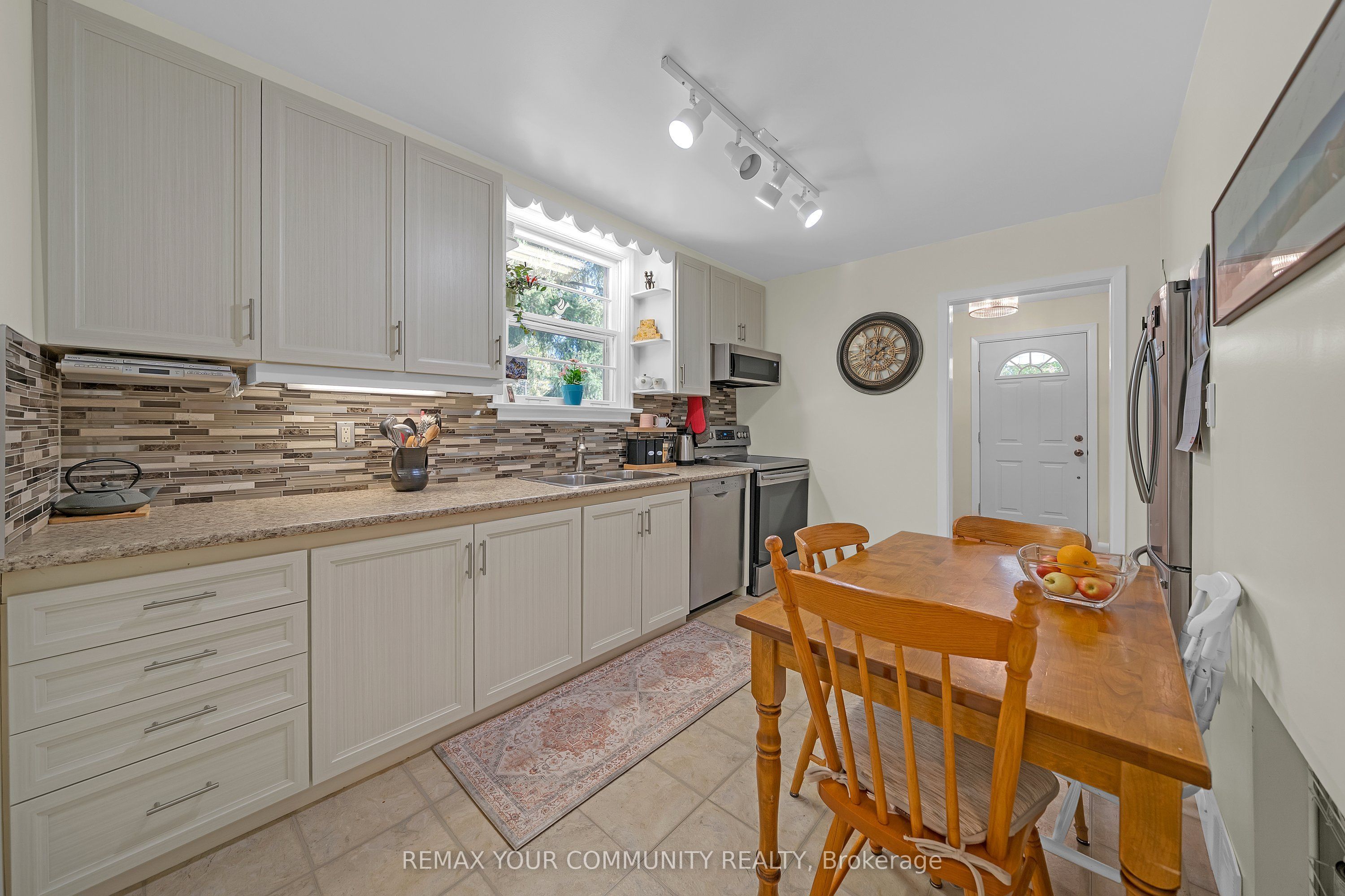 223 Richmond Street Property Photo 15