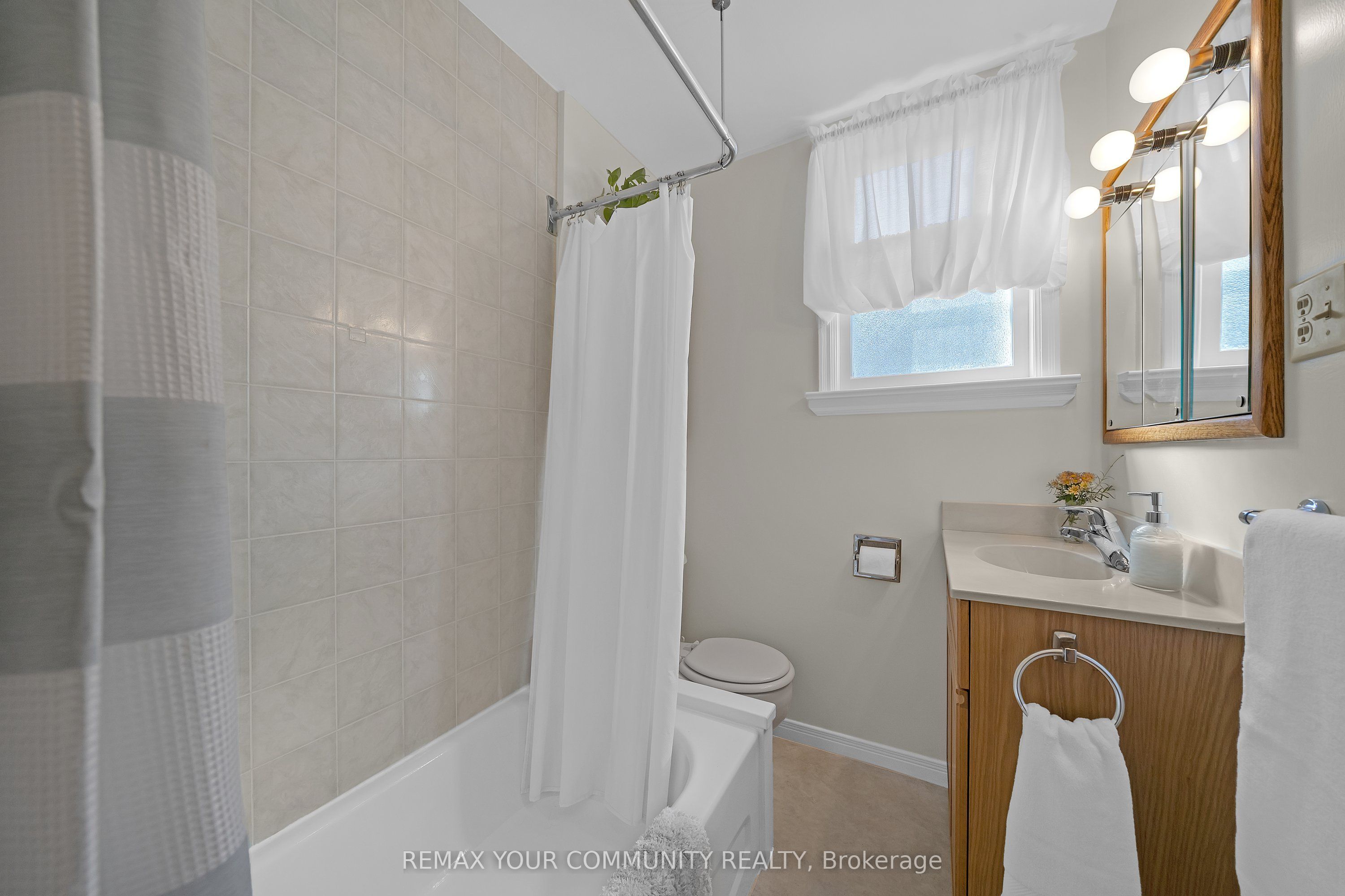 223 Richmond Street Property Photo 16