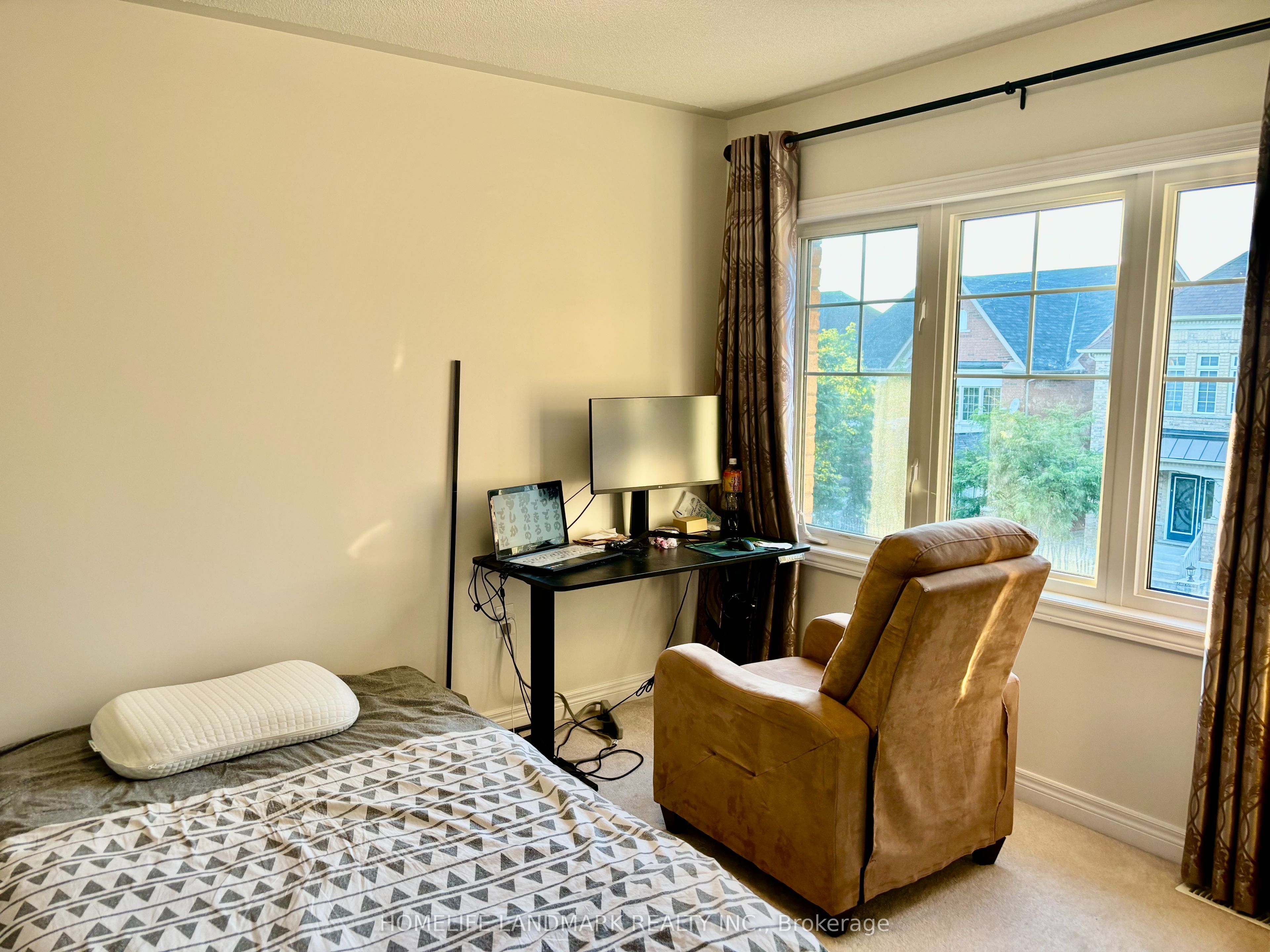 49 Holst Avenue Property Photo 11