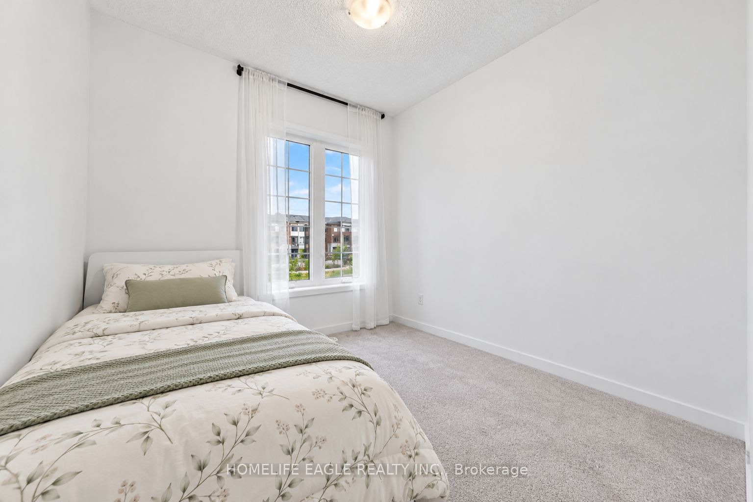 215 Harding Park Street Property Photo 11