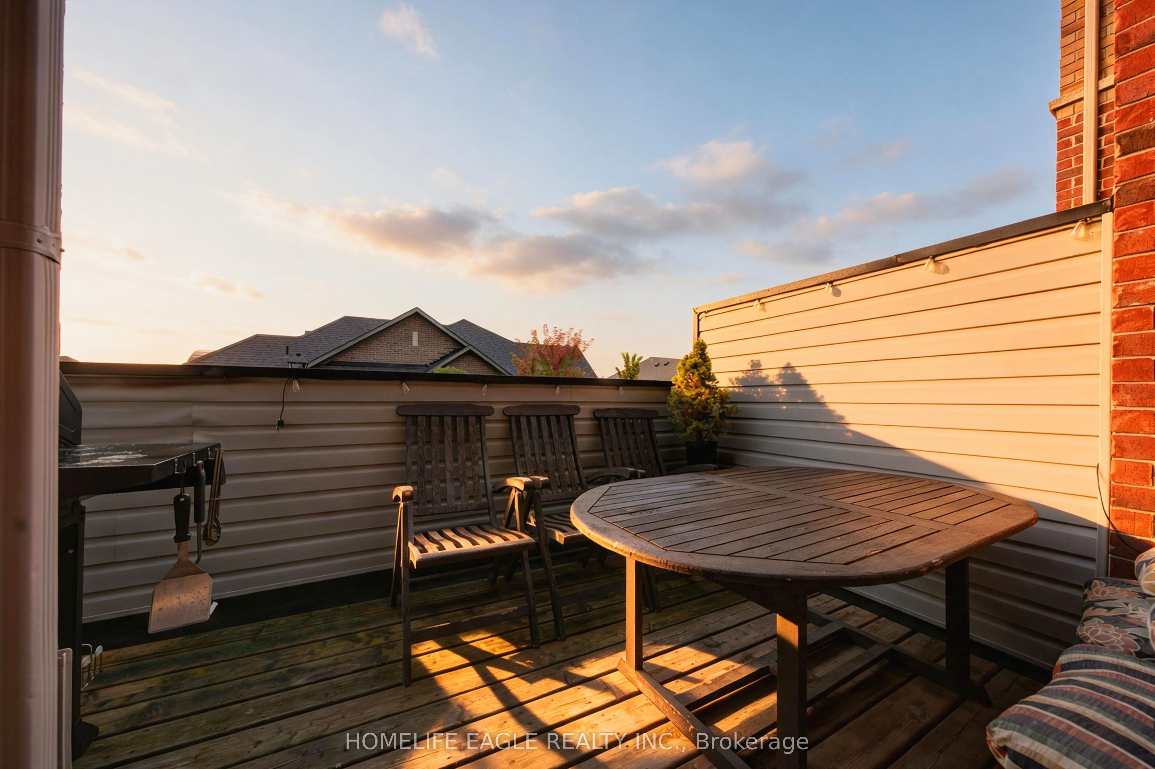 215 Harding Park Street Property Photo 12