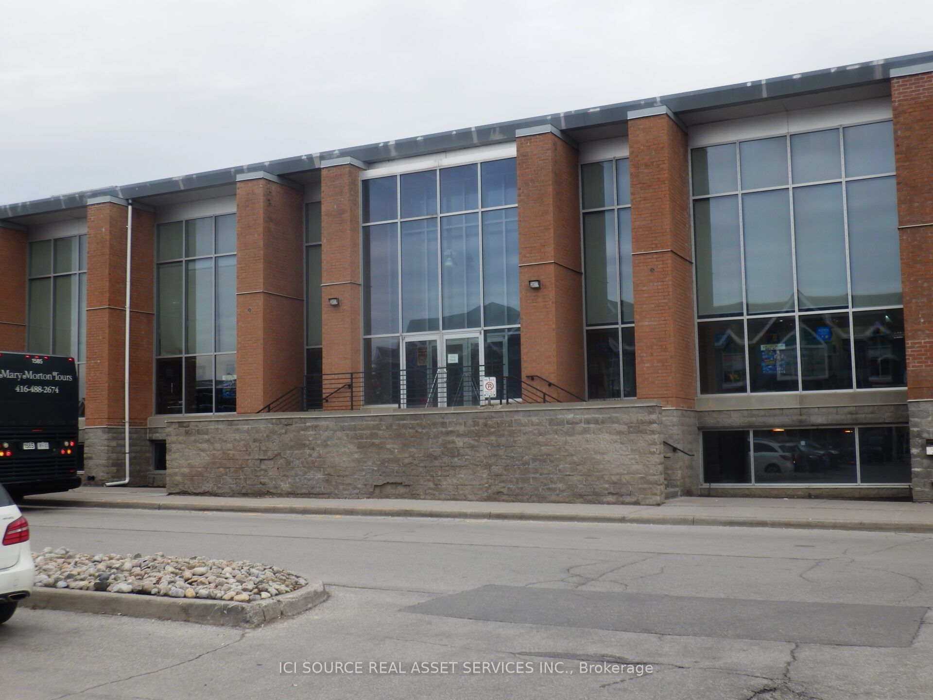 4300 Steeles Avenue E E18 Property Photo 1